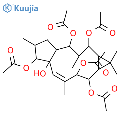 [(10Z)-4,8,9,13-Tetraacetyloxy-12-hydroxy-3,6,6,10,14-pentamethyl-2-tricyclo[10.3.0.05,7]pentadec-10-enyl] acetate structure
